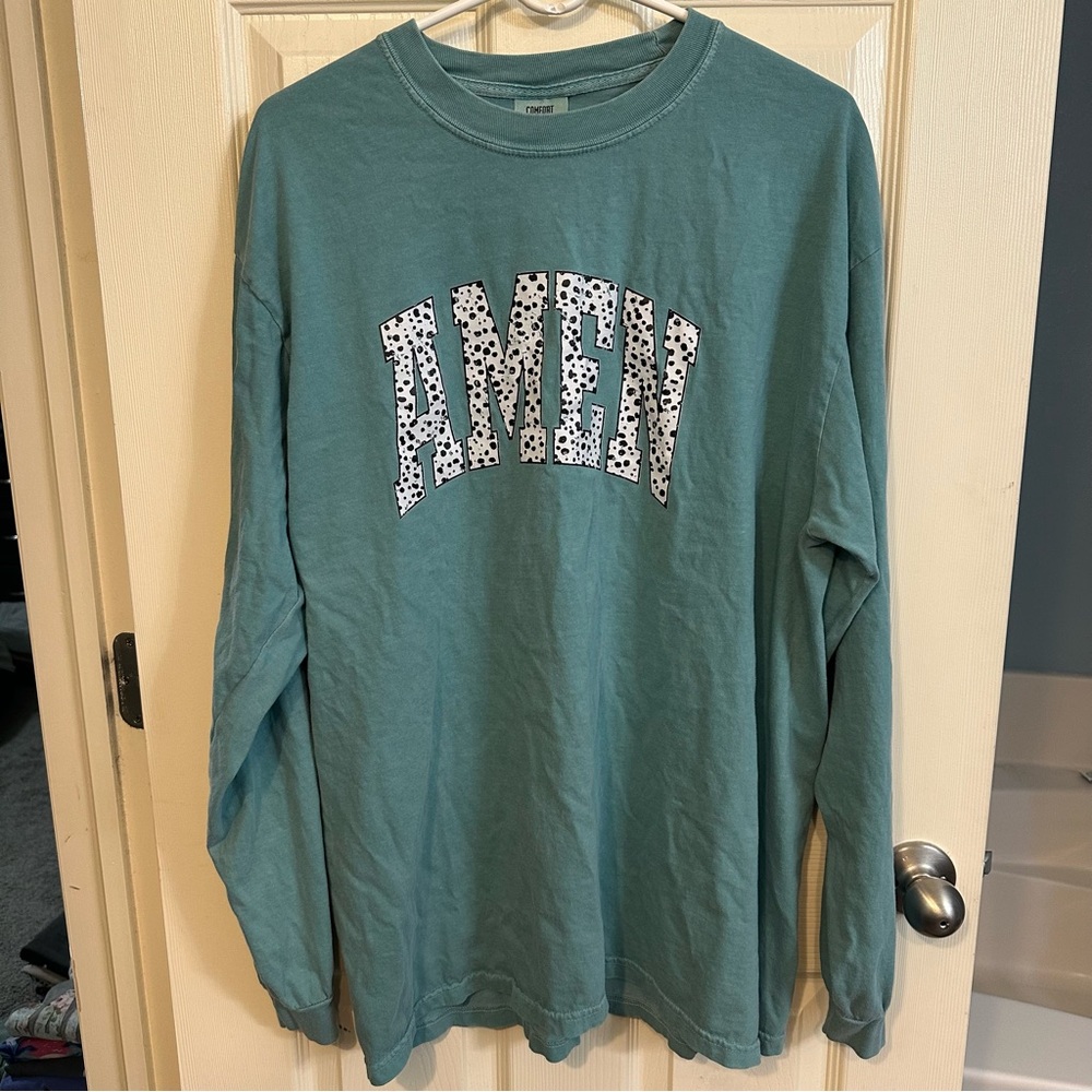 Longsleeve Comfort Colors t-shirt in the color seafoam. Size XL